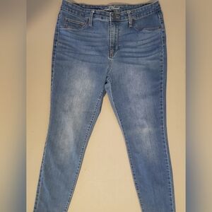 Universal Thread Women's Blue Jeans